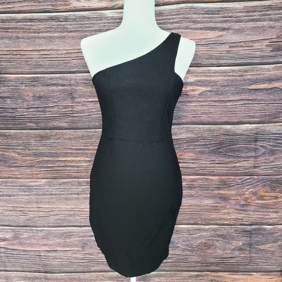 one shoulder lbd